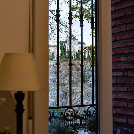 Apartment Centrico Alojamiento En By Bebalmy Toledo